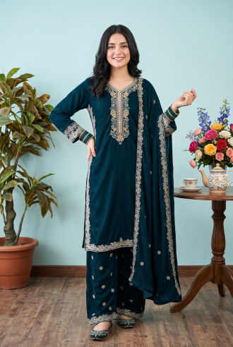 W4632 Women Velvet 