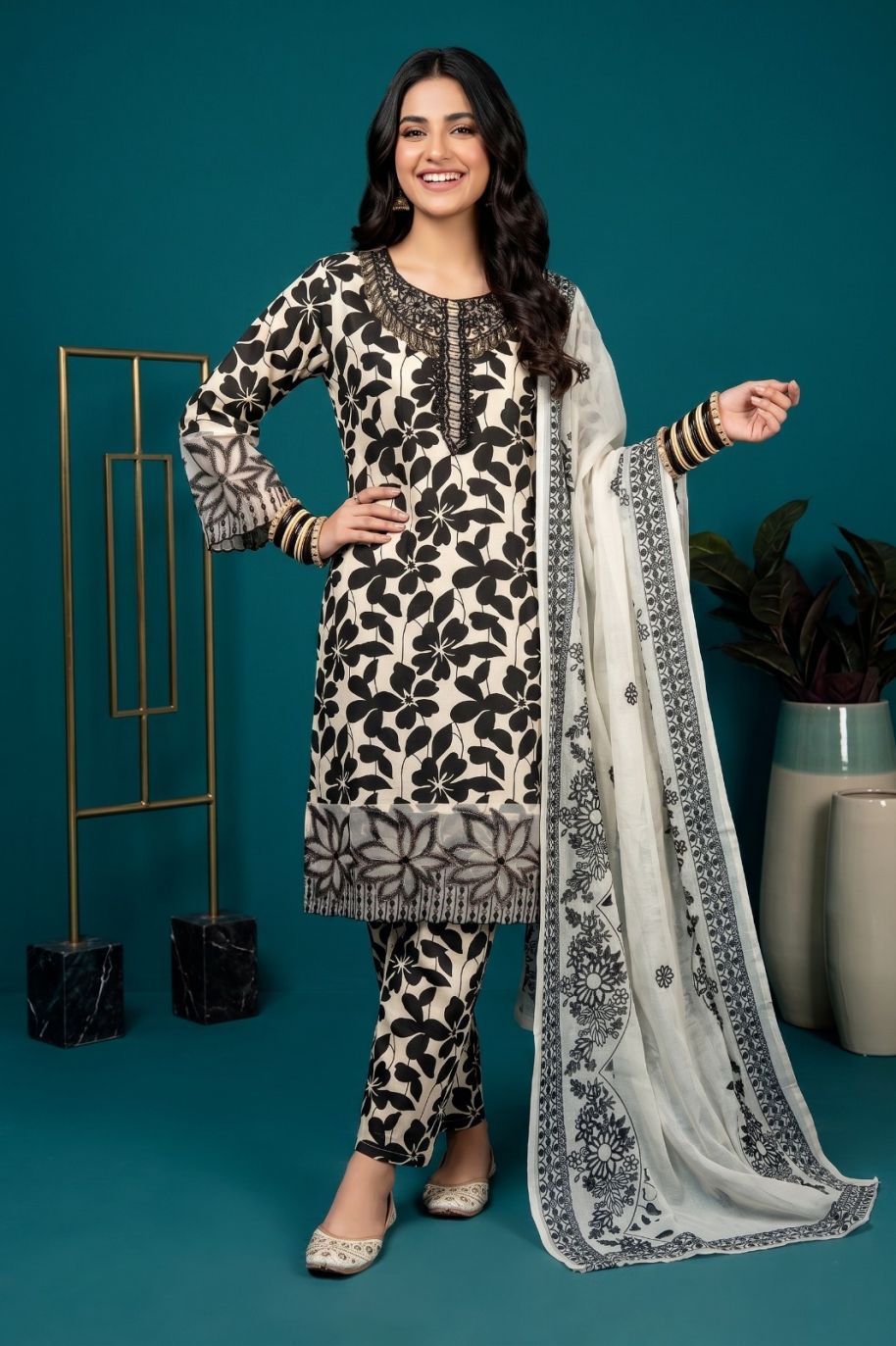 W011 Women Lawn