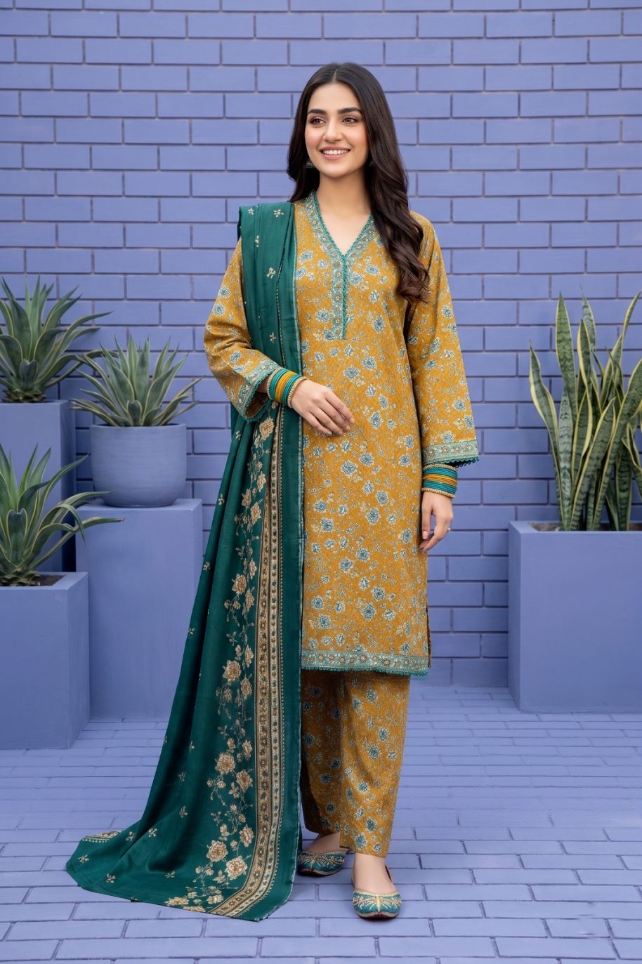 W019 Women Lawn