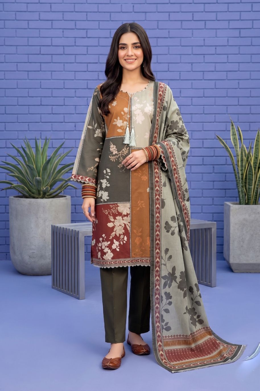 W019 Women Lawn