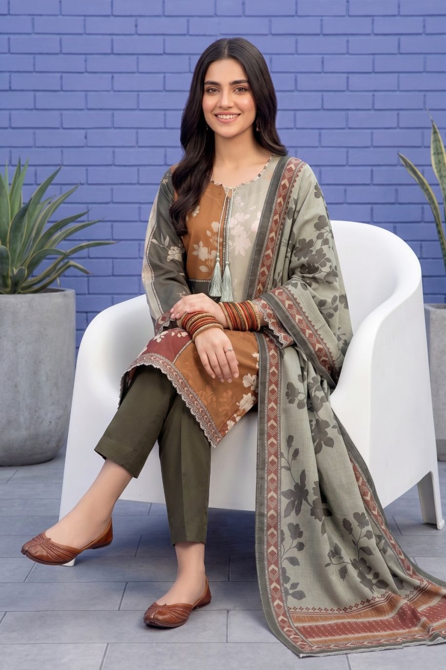 W019 Women Lawn