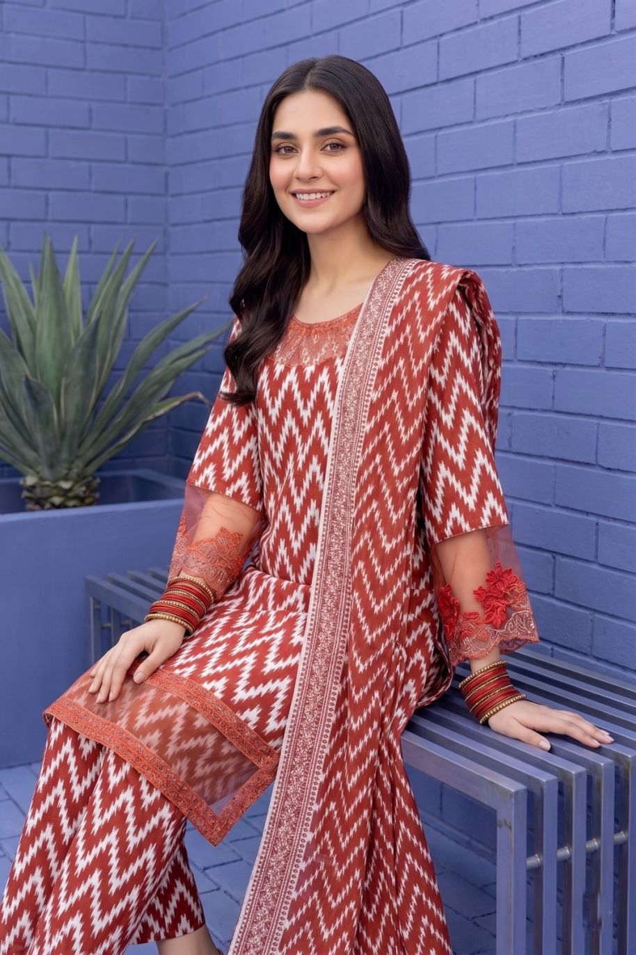 W025 Women Lawn