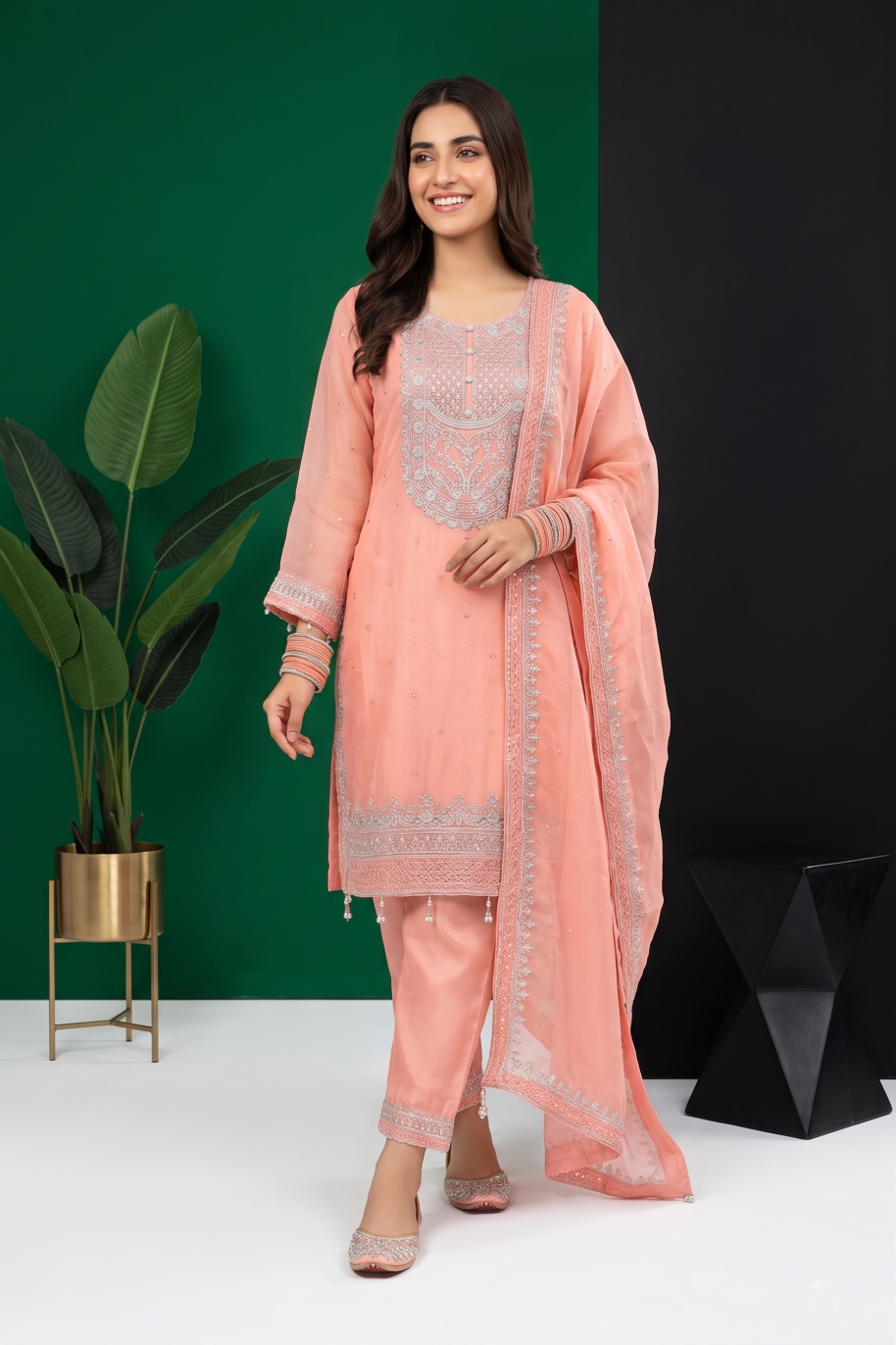 W001 Women Chiffon