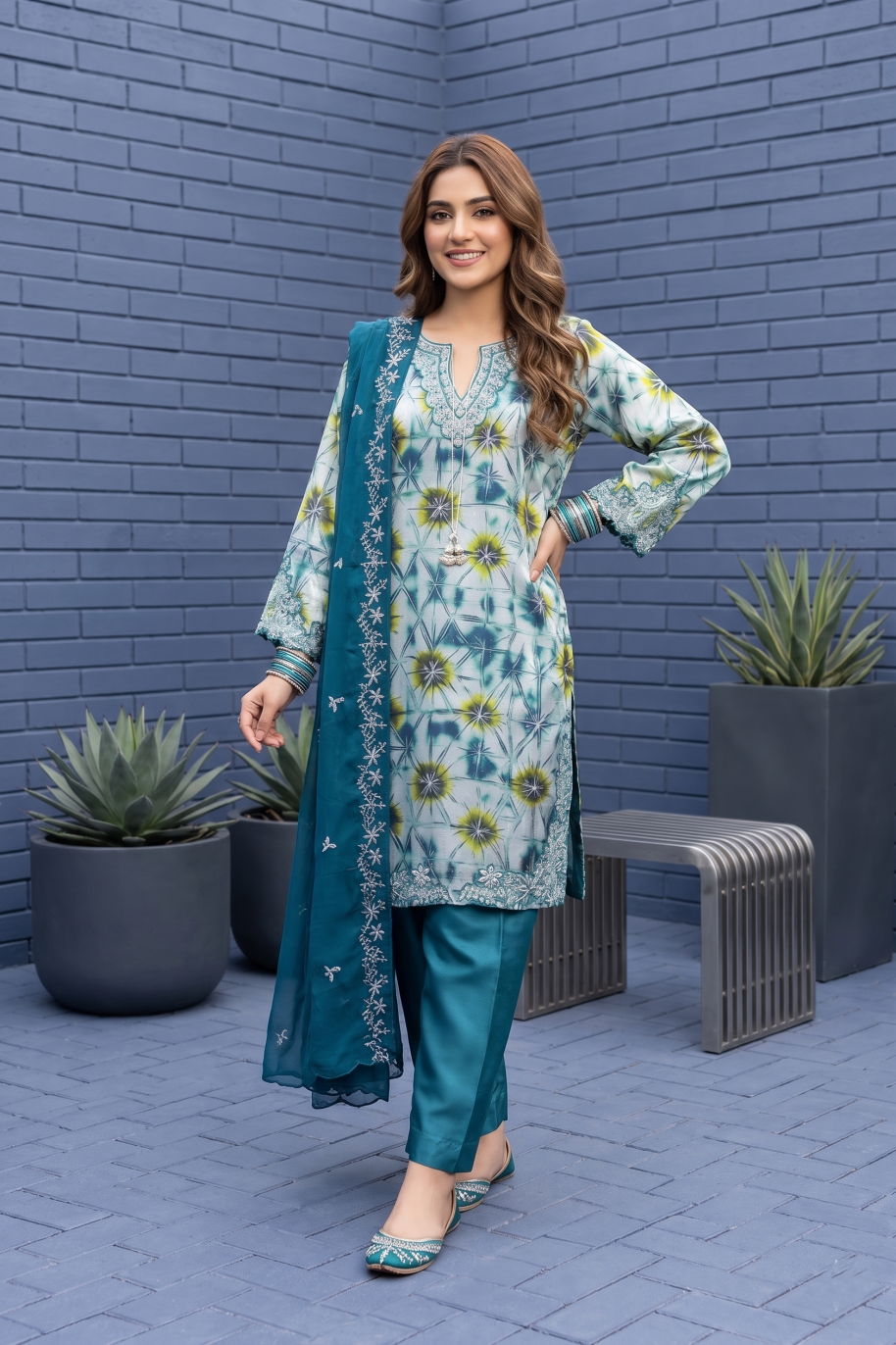 W015 Women Organza