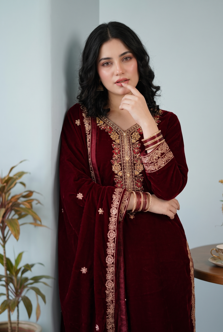W4632 Women Velvet 