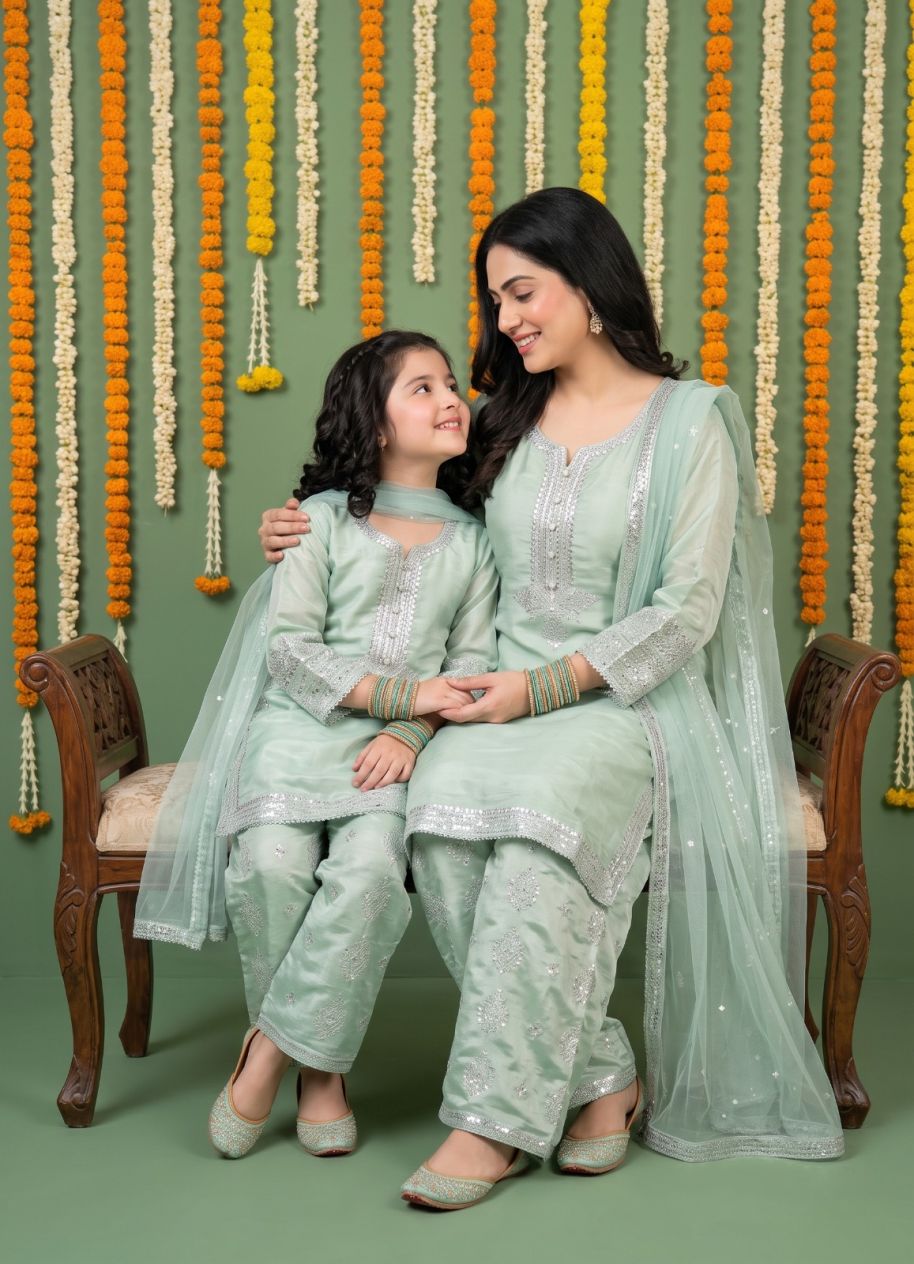Mother & Daughter